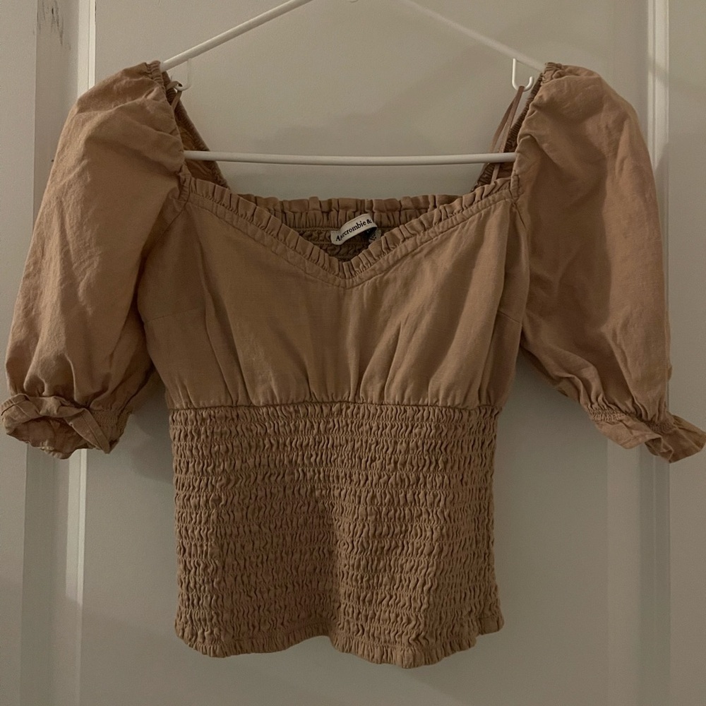 Puff sleeve smocked top